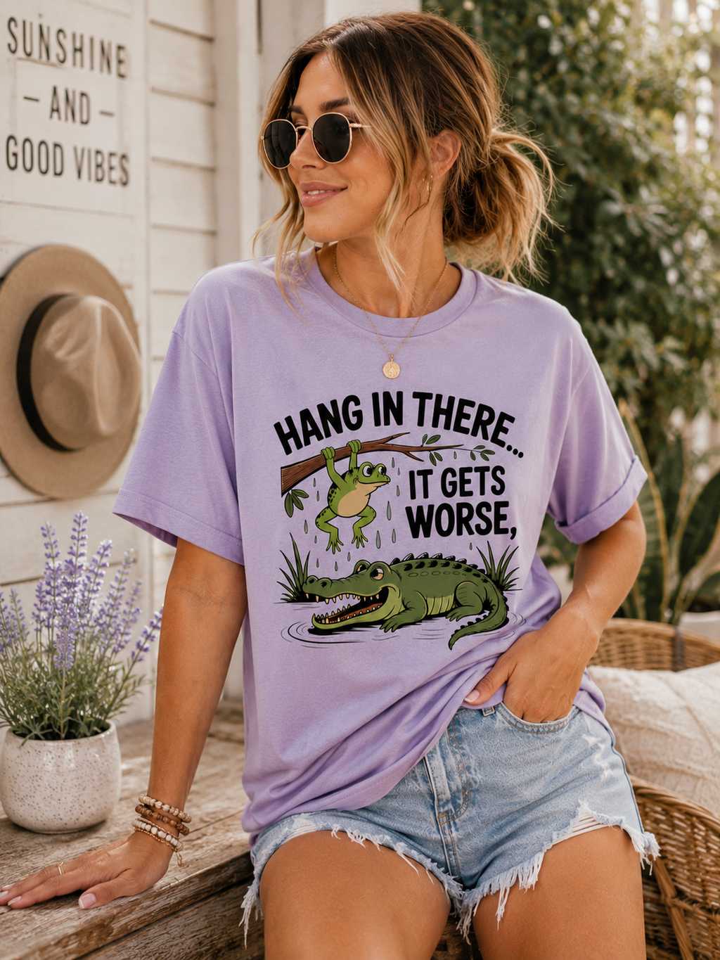 Funny Frog Shirt, Alligator Graphic Tee, Funny Animal T Shirt, Cute Casual Tee for Women, Sarcastic Graphic Shirt