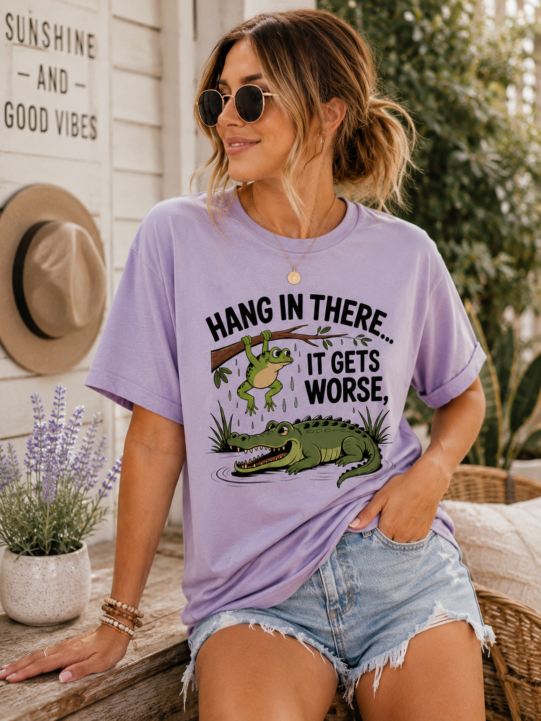 Funny Frog Shirt, Alligator Graphic Tee, Funny Animal T Shirt, Cute Casual Tee for Women, Sarcastic Graphic Shirt